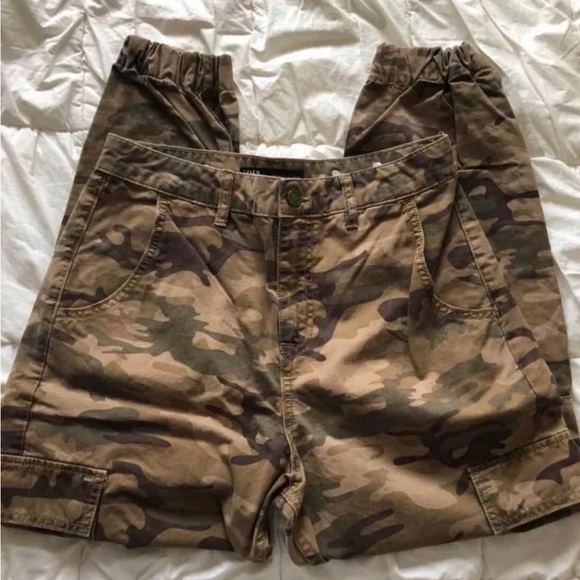 Zara Baggy Camouflage Pants - Picture 3 of 5